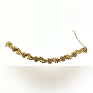 Vintage 1970s Signed Monet Brushed GoldTone Textured Leaf Design Linked Bracelet